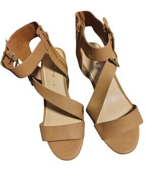 In Every Story Penningtons Tan Wedge Sandals Size 8W NWT